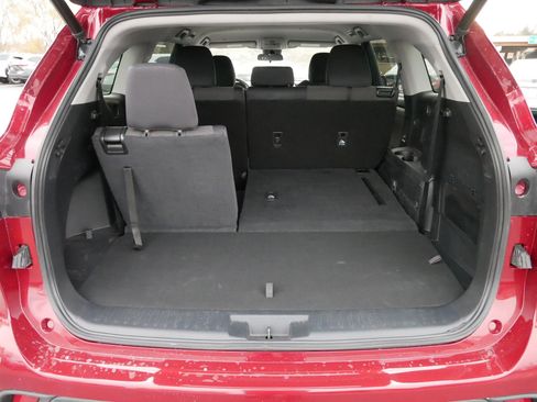 Certified 2022 Toyota Highlander LE image 18