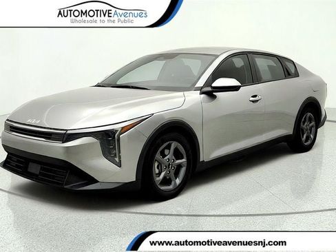 Used 2025 Kia K4 FWD image 1