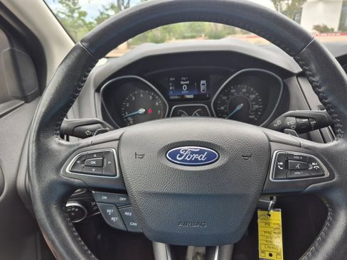 Used 2016 Ford Focus SE w/ SE Sport Package FWD image 24