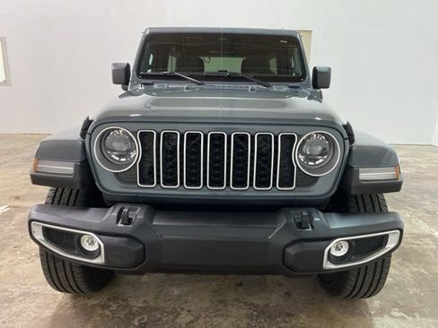 Used 2025 Jeep Wrangler Unlimited Sahara w/ Safety Group AWD/4WD image 8