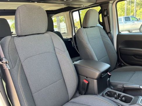 Used 2024 Jeep Wrangler Sport S image 44
