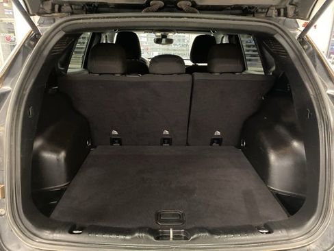 Used 2023 Jeep Compass Sport image 8