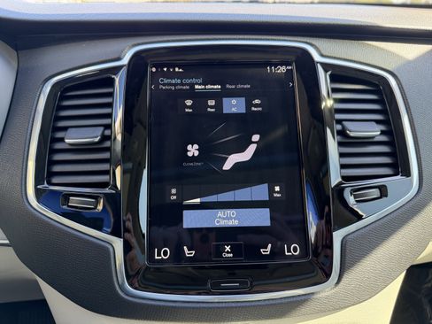 Certified 2022 Volvo XC90 T5 Momentum image 24