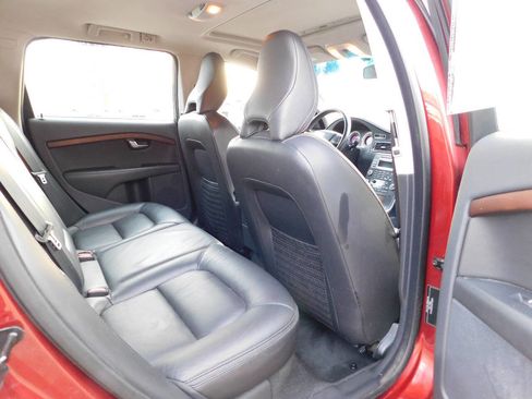 Used 2011 Volvo XC70 3.2 image 21
