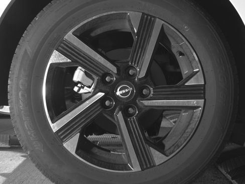 Used 2025 Nissan Sentra SV FWD image 15