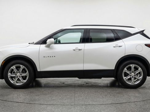 Used 2025 Chevrolet Blazer LT image 5