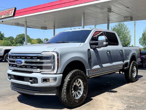 Used 2024 Ford F250 Platinum AWD/4WD image 6