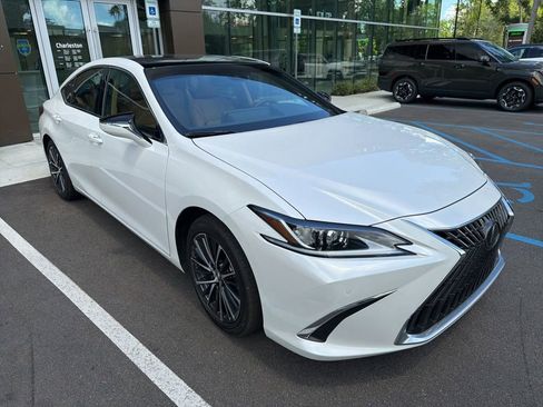 Used 2025 Lexus ES 350 w/ Premium Package FWD image 3