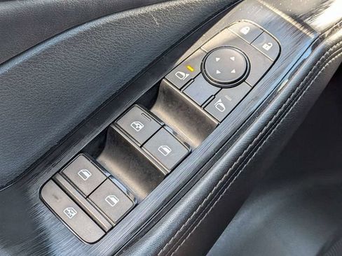 Used 2024 Nissan Rogue SV FWD image 24