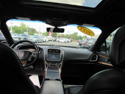 Used 2019 Lincoln Nautilus Reserve w/ Interior Protection Package AWD/4WD image 27