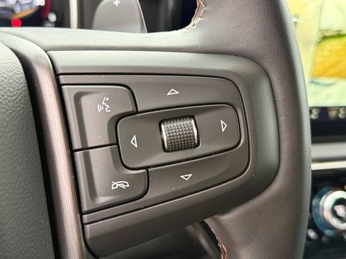 Used 2025 GMC Sierra 1500 AT4 w/ AT4 Preferred Package AWD/4WD image 18