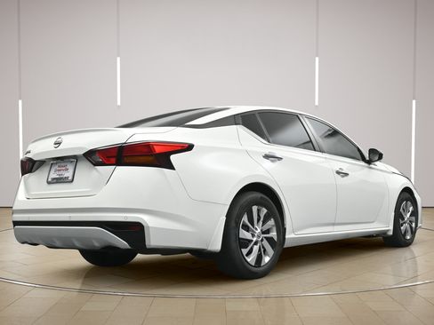 Certified 2024 Nissan Altima 2.5 S FWD image 24