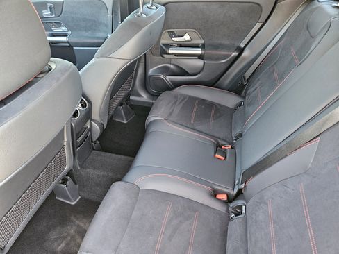 Certified 2025 Mercedes-Benz GLA 250 image 30