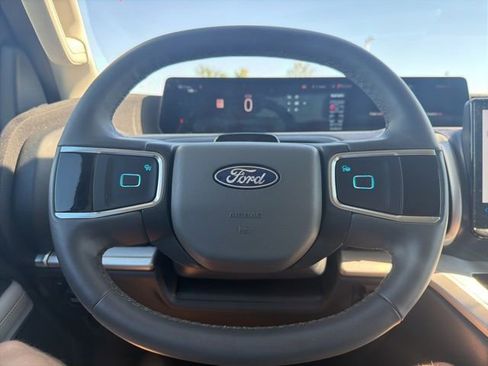 Used 2025 Ford Expedition Active AWD/4WD image 58