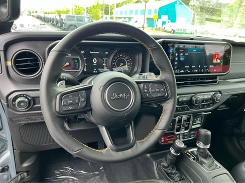 New 2025 Jeep Wrangler Unlimited Rubicon 392 image 18