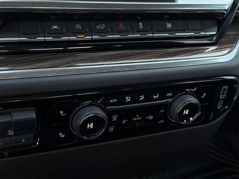 Used 2025 Chevrolet Silverado 1500 LT w/ Texas Edition Plus image 21