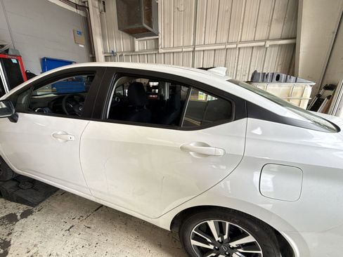 Used 2025 Nissan Versa SV image 5