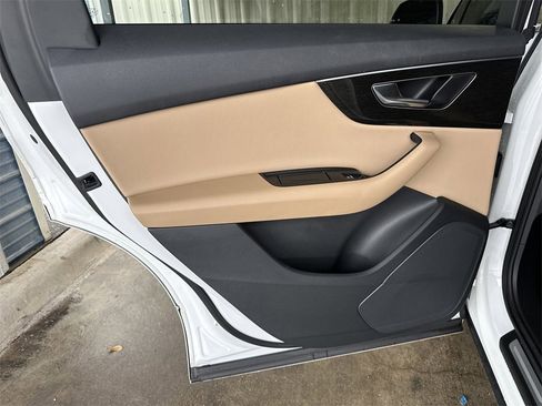 Used 2023 Audi Q7 2.0T Premium w/ Convenience Package image 28