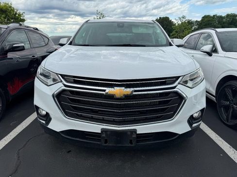 Used 2021 Chevrolet Traverse LT AWD/4WD image 2