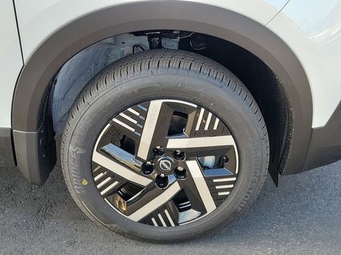 New 2026 Nissan Kicks SV w/ SV Premium Package FWD image 16