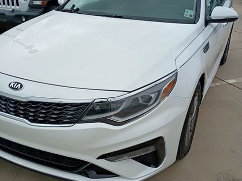 Used 2020 Kia Optima LX FWD image 1
