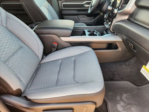 New 2026 RAM 1500 4x4 Crew Cab image 13