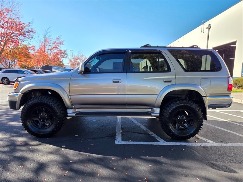 Used 2001 Toyota 4Runner SR5 AWD/4WD image 3