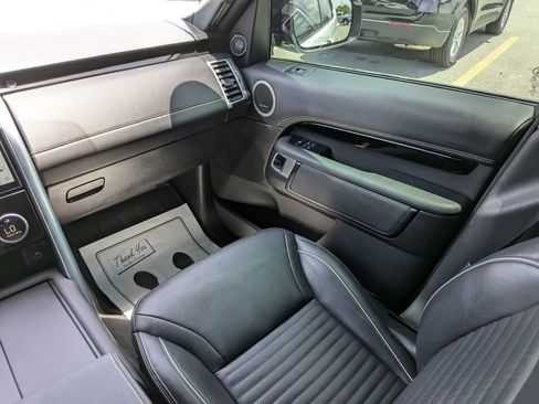 Used 2021 Land Rover Discovery S R-Dynamic AWD/4WD image 18