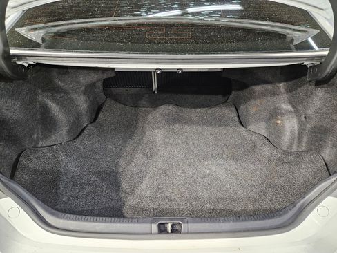 Used 2015 Toyota Camry SE w/ Moonroof Package image 18