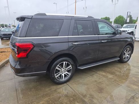 Used 2022 Ford Expedition Limited RWD image 5