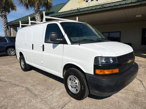 Used 2021 Chevrolet Express 2500 w/ Driver Convenience Package RWD image 3