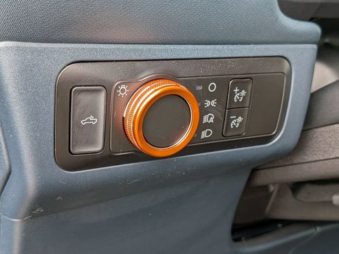 Used 2025 Ford Maverick Lariat AWD/4WD image 17
