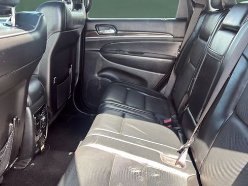 Used 2021 Jeep Grand Cherokee Overland AWD/4WD image 18