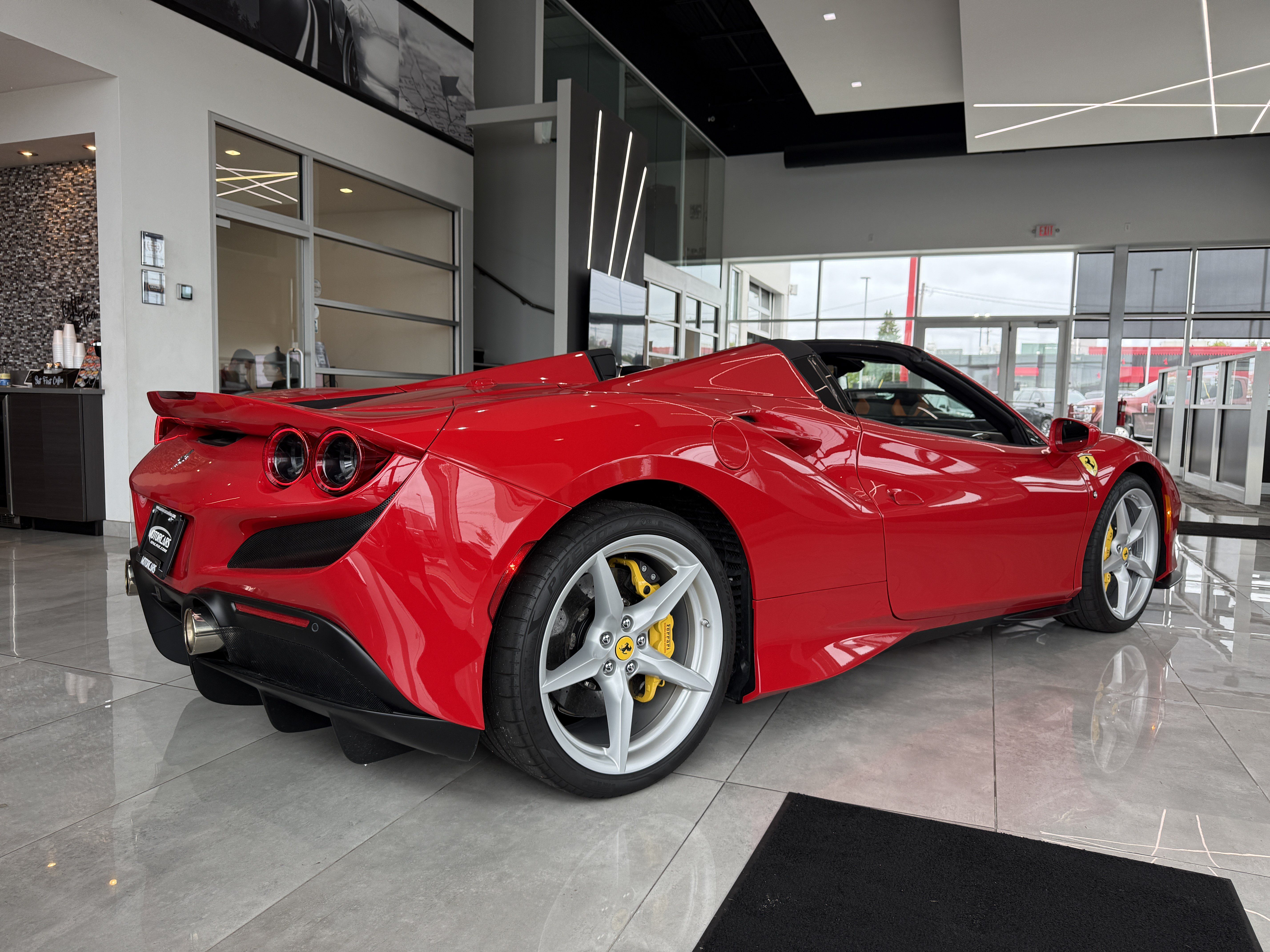Used 2021 Ferrari F8 Tributo RWD image 2