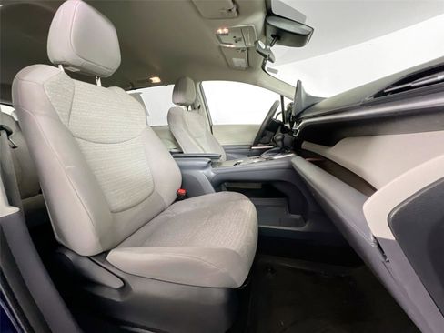 Used 2022 Toyota Sienna LE image 27