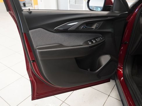 Used 2023 Chevrolet TrailBlazer LT w/ LPO, Blackout Package AWD/4WD image 5