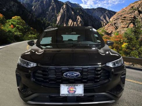 Used 2025 Ford Escape ST-Line w/ Tech Pack #1 AWD/4WD image 3
