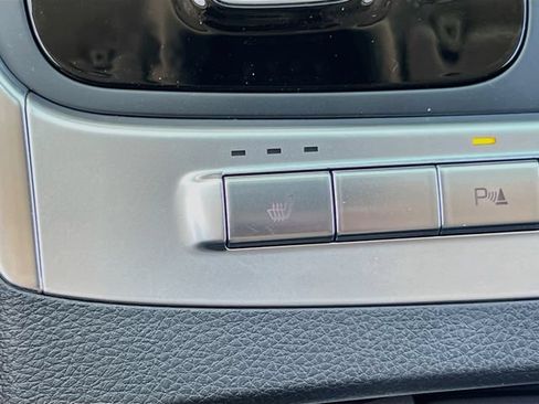 New 2026 Kia Carnival EX FWD image 21