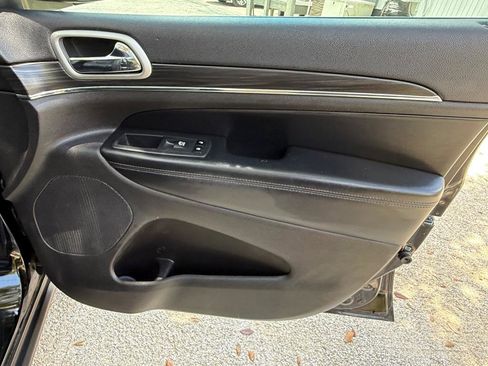 Used 2019 Jeep Grand Cherokee Limited image 20