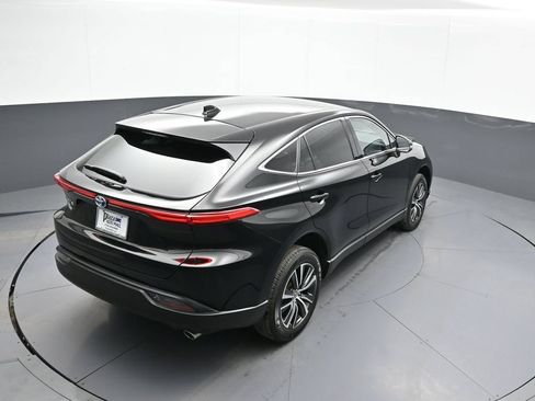 Used 2024 Toyota Venza LE AWD/4WD image 37