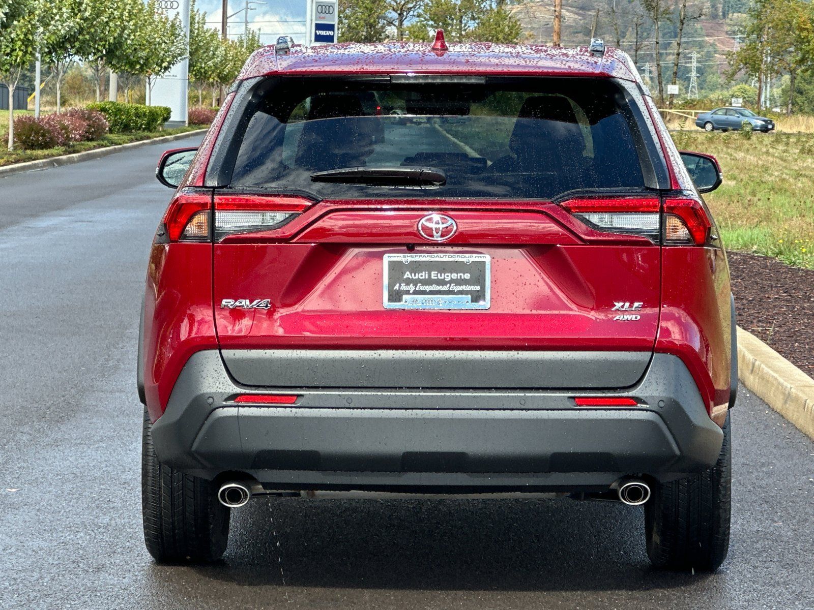 Used 2025 Toyota RAV4 XLE Premium w/ Weather Package AWD/4WD image 4