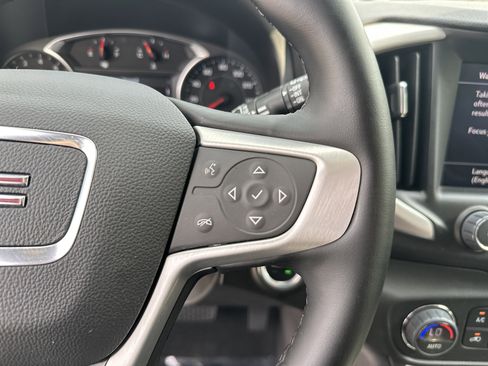 Used 2024 GMC Terrain SLT w/ Infotainment Package II image 20