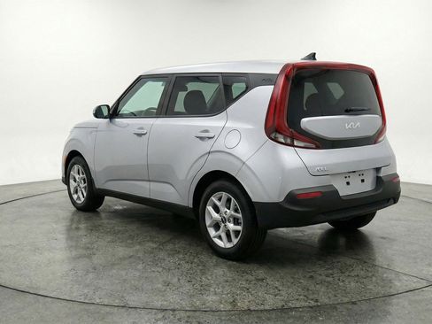 Used 2025 Kia Soul LX w/ LX Technology Package FWD image 6