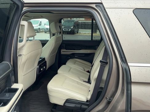 Used 2018 Ford Expedition Platinum image 5