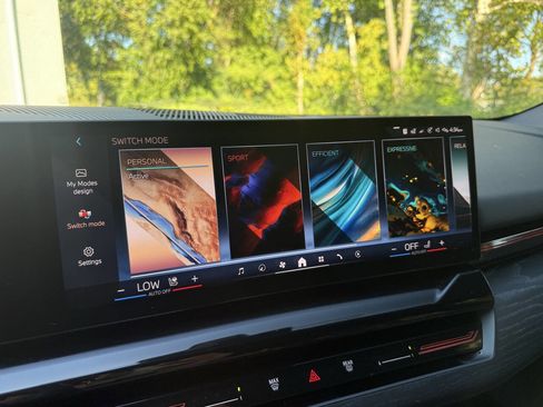 Used 2024 BMW 530i xDrive w/ Premium Package image 29