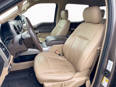 Used 2019 Ford F150 Lariat RWD image 5