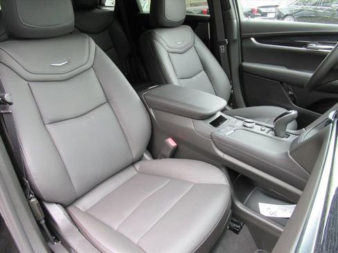 New 2026 Cadillac XT5 Premium Luxury w/ Driver Assist Package FWD image 8