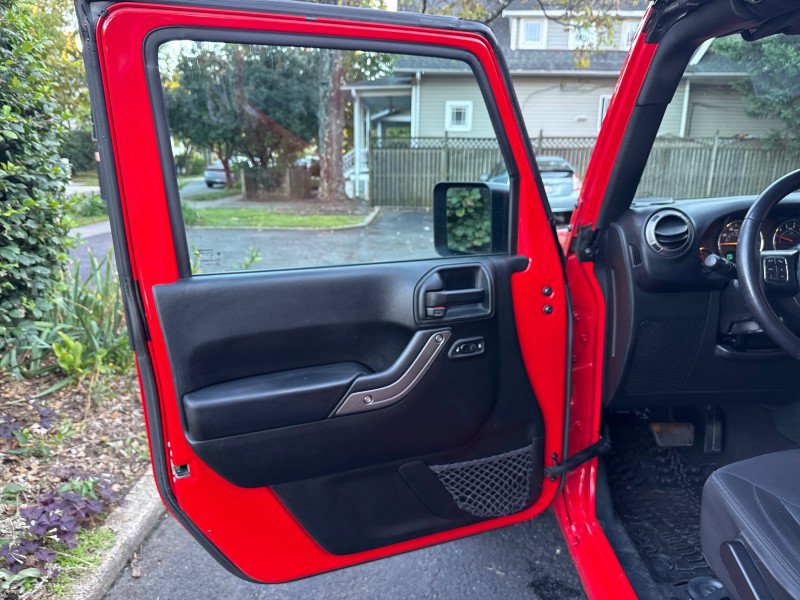 Used 2018 Jeep Wrangler Unlimited Sport S AWD/4WD image 9