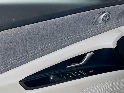 Certified 2024 Hyundai Elantra Limited image 18