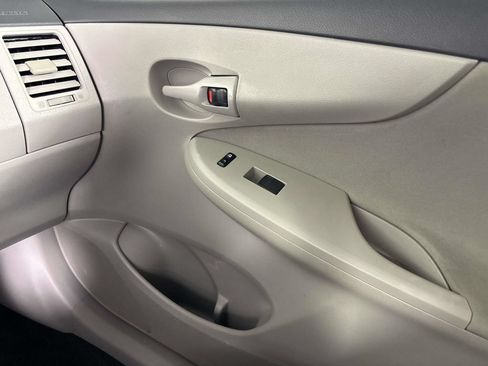Used 2012 Toyota Corolla L FWD image 21